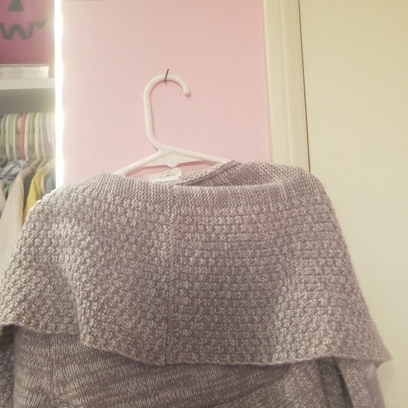 Gray sweater - Picture 3 of 3